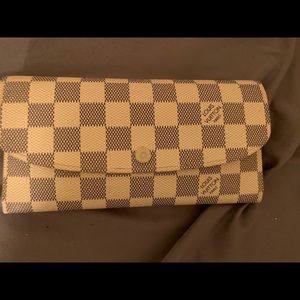 Louis Vuitton Emilie wallet